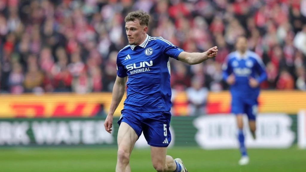 Schalke 04 bestätigt ersten Abgang: Derry John Murkin wechselt zum FC Utrecht Schalke 04 bestätigt ersten Abgang: Derry John Murkin wechselt zum FC Utrecht